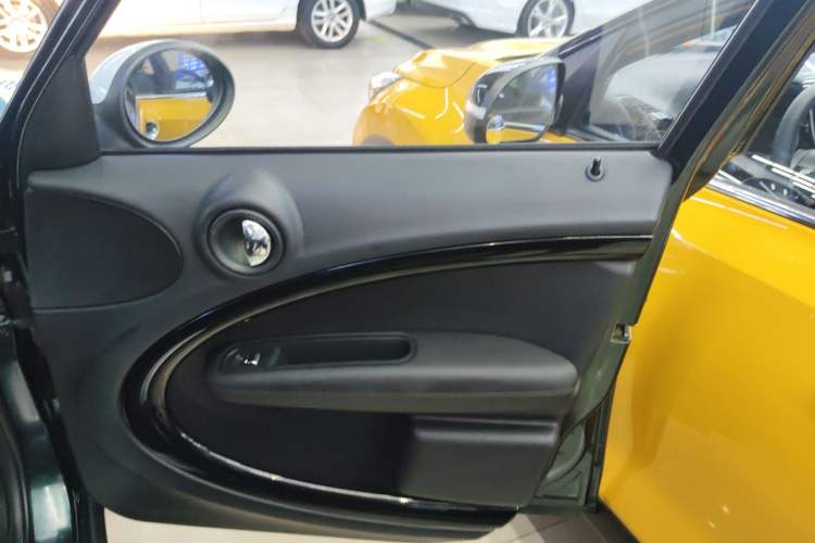 Used MINI Countryman 2013 1.6T COOPER ALL4 Fun Right Front Door Interior