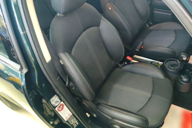 Used MINI Countryman 2013 1.6T COOPER ALL4 Fun Right Front Seat