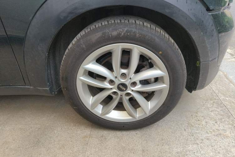 Used MINI Countryman 2013 1.6T COOPER ALL4 Fun Right Front Wheel Hub
