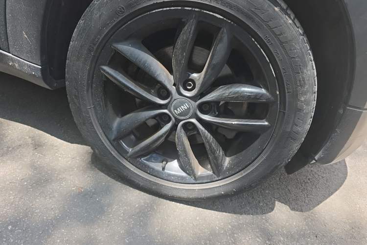 Used MINI Countryman 2013 1.6T COOPER ALL4 Fun Right Front Wheel Hub