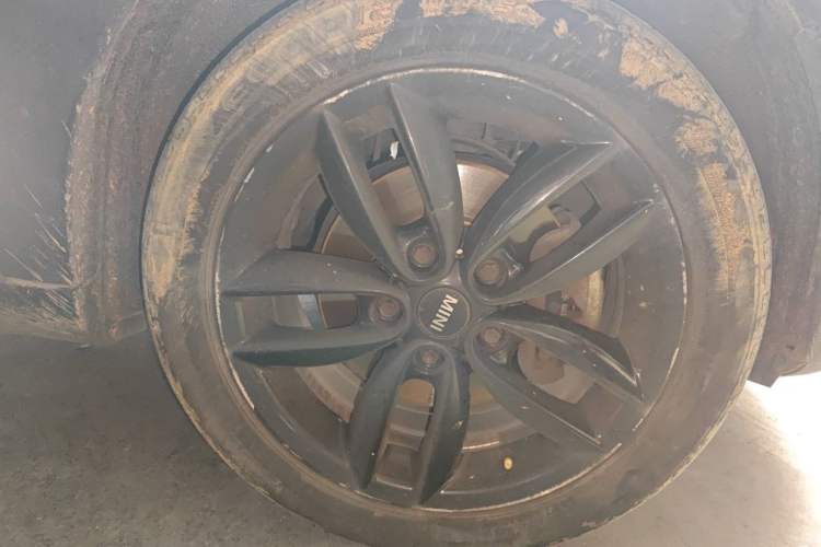 Used MINI Countryman 2013 1.6T COOPER ALL4 Fun Right Front Wheel Hub