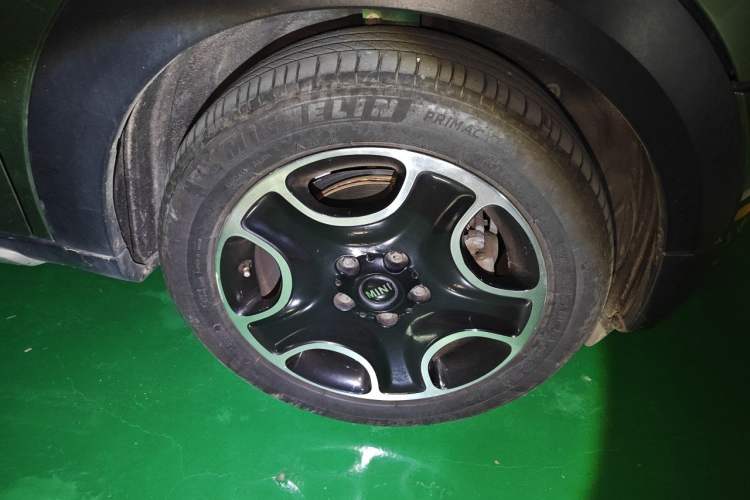 Used MINI Countryman 2013 1.6T COOPER ALL4 Excitement Right Front Wheel Hub