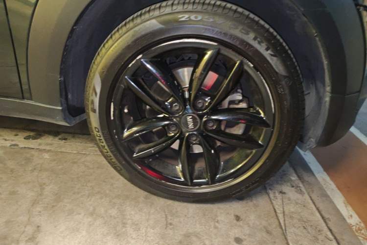 Used MINI Countryman 2013 1.6T COOPER ALL4 Fun Right Front Wheel Hub