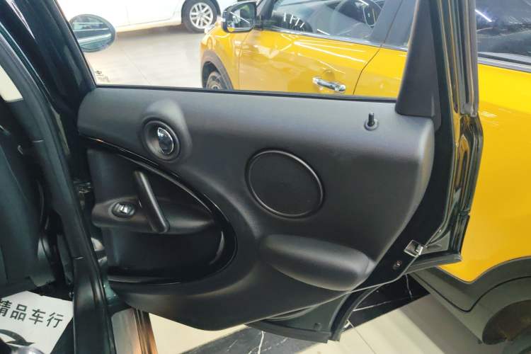 Used MINI Countryman 2013 1.6T COOPER ALL4 Fun Right Rear Door Interior