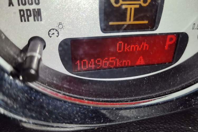 Used MINI Countryman 2013 1.6T COOPER ALL4 Fun Odometer Close Up