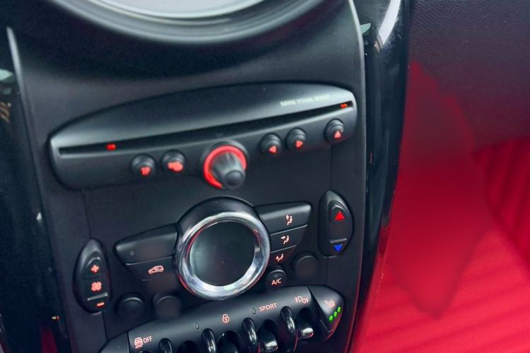 Used MINI Countryman 2013 1.6T COOPER ALL4 Excitement Audio And AC Panel