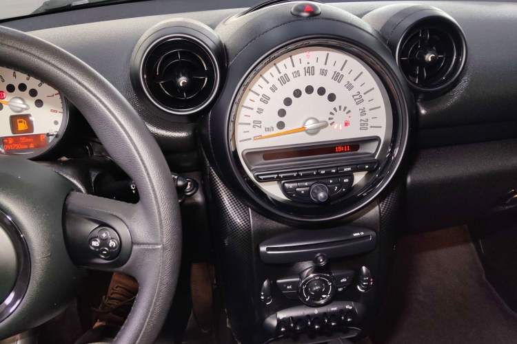 Used MINI Countryman 2013 1.6T COOPER ALL4 Fun Audio And AC Panel