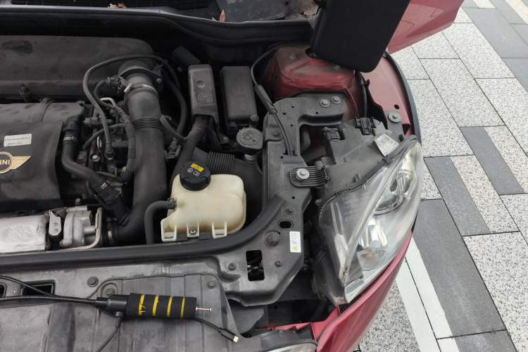 Used MINI Countryman 2013 1.6T COOPER ALL4 Excitement Engine Bay Left