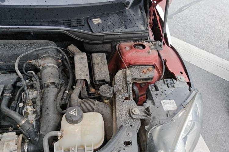 Used MINI Countryman 2013 1.6T COOPER ALL4 Fun Engine Bay Left