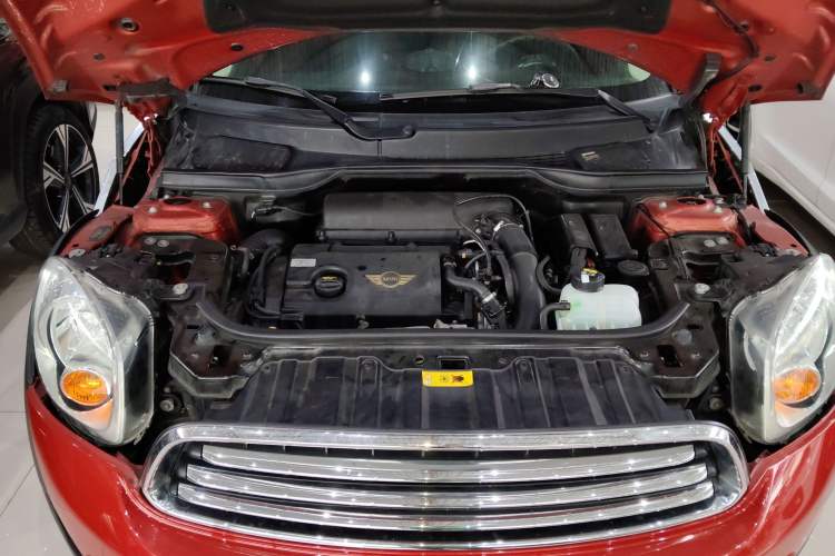 Used MINI Countryman 2013 1.6T COOPER ALL4 Fun Engine Bay