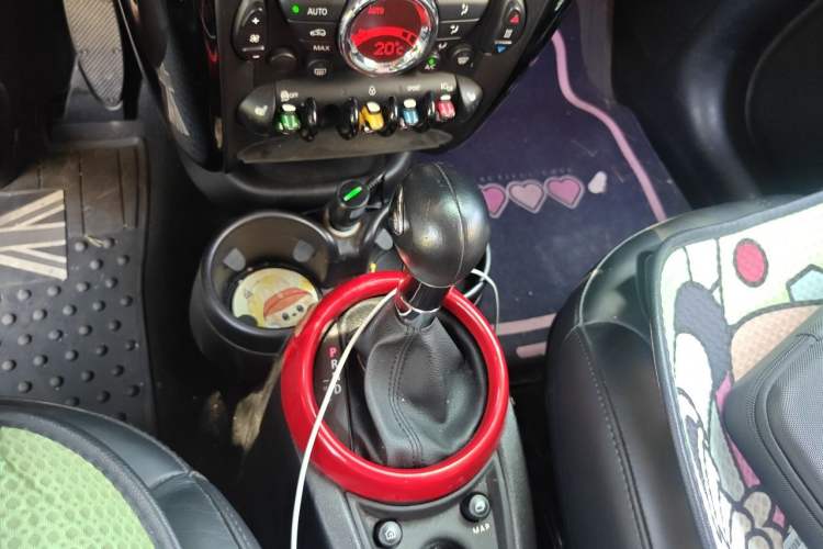 Used MINI Countryman 2013 1.6T COOPER ALL4 Excitement Gear Lever