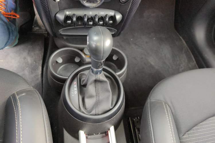 Used MINI Countryman 2013 1.6T COOPER ALL4 Fun Gear Lever