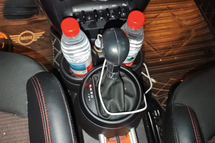 Used MINI Countryman 2013 1.6T COOPER ALL4 Fun Gear Lever