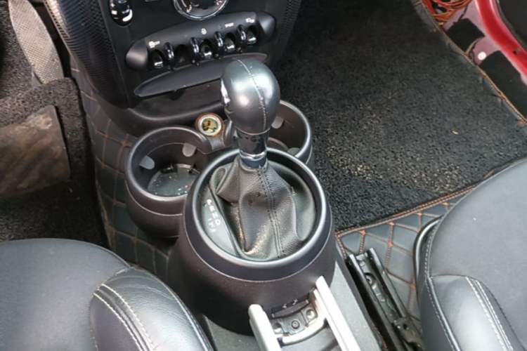 Used MINI Countryman 2013 1.6T COOPER ALL4 Fun Gear Lever