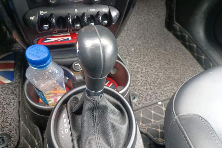 Used MINI Countryman 2013 1.6T COOPER ALL4 Excitement Gear Lever