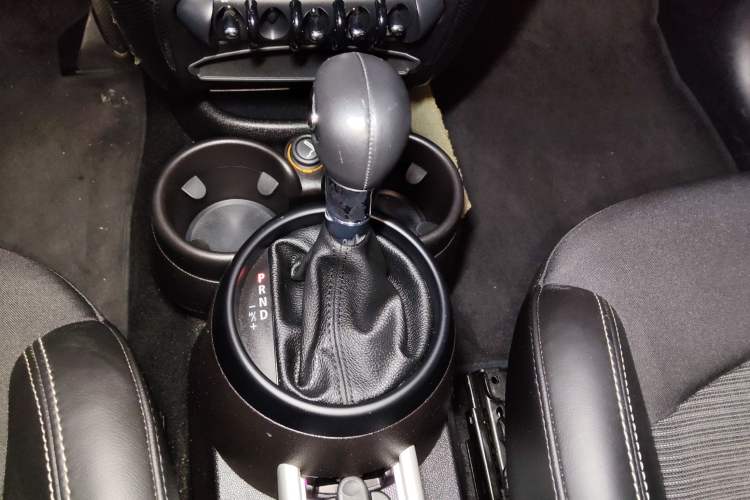 Used MINI Countryman 2013 1.6T COOPER ALL4 Fun Gear Lever