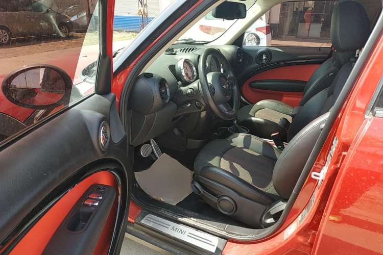 Used MINI Countryman 2013 1.6T COOPER ALL4 Fun Interior 2
