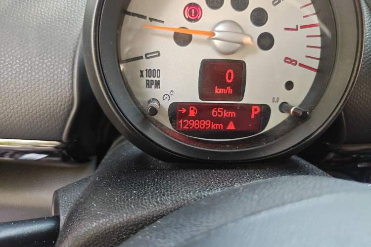 Used MINI Countryman 2013 1.6T COOPER ALL4 Excitement Odometer Close Up
