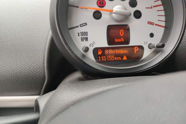 Used MINI Countryman 2013 1.6T COOPER ALL4 Fun Odometer Close Up