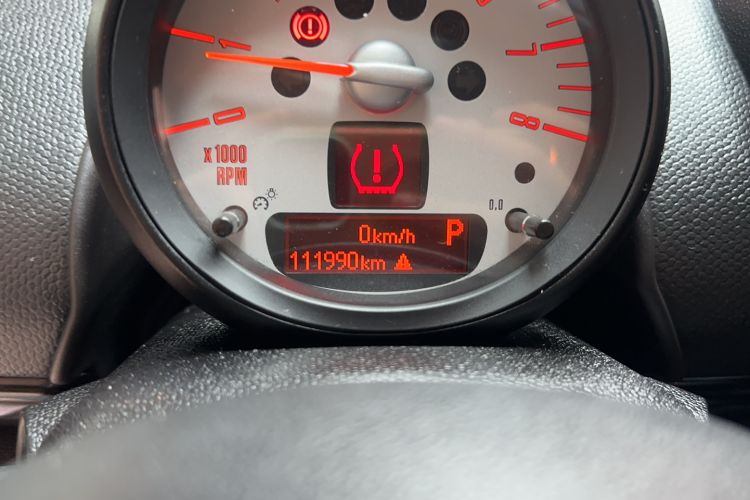 Used MINI Countryman 2013 1.6T COOPER ALL4 Excitement Odometer Close Up