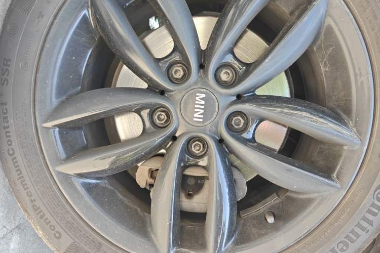 Used MINI Countryman 2013 1.6T COOPER ALL4 Excitement Right Front Wheel Hub