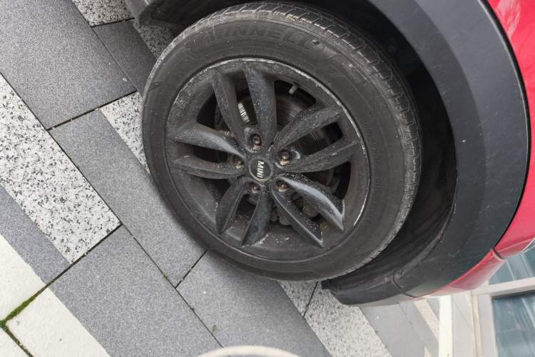 Used MINI Countryman 2013 1.6T COOPER ALL4 Excitement Right Front Wheel Hub