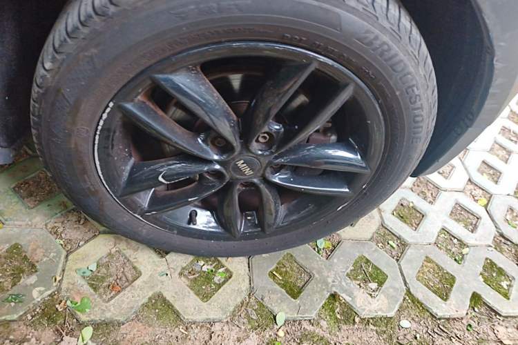 Used MINI Countryman 2013 1.6T COOPER ALL4 Fun Right Front Wheel Hub