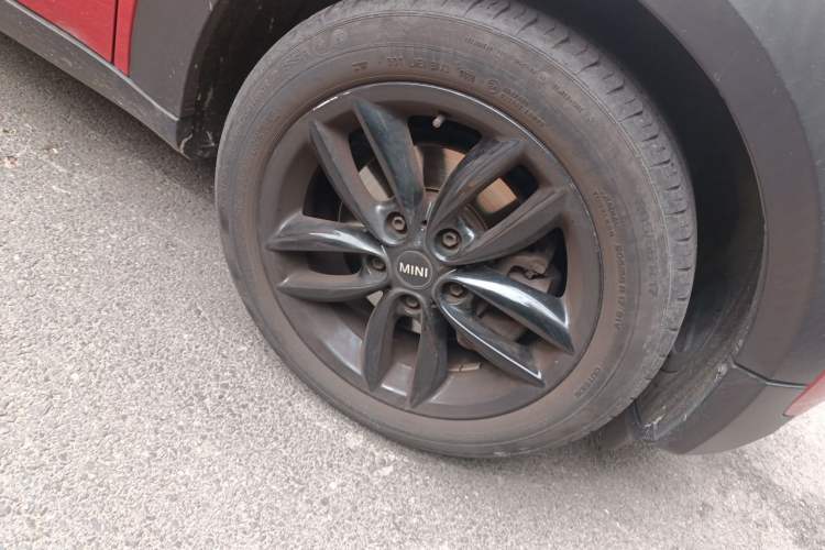 Used MINI Countryman 2013 1.6T COOPER ALL4 Excitement Right Front Wheel Hub