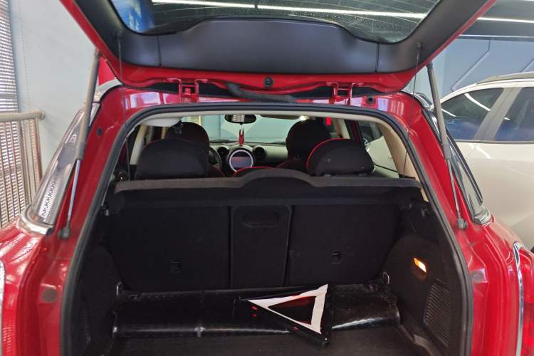 Used MINI Countryman 2013 1.6T COOPER ALL4 Fun Trunk