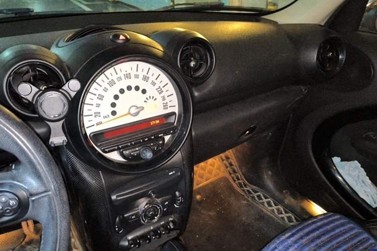 Used MINI Countryman  Audio And AC Panel