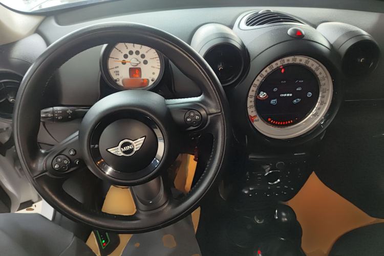 Used MINI Countryman 2013 1.6T COOPER ALL4 Excitement Center Console