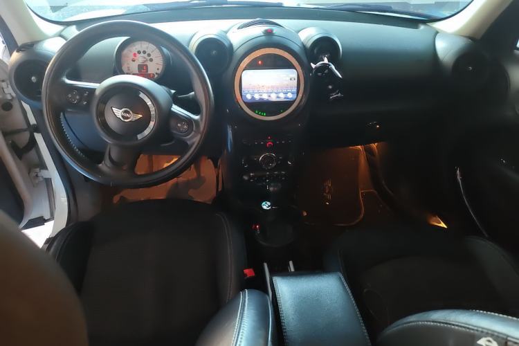 Used MINI Countryman 2013 1.6T COOPER ALL4 Fun Center Console