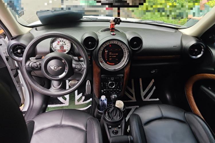 Used MINI Countryman 2013 1.6T COOPER S ALL4 Ski Edition Center Console