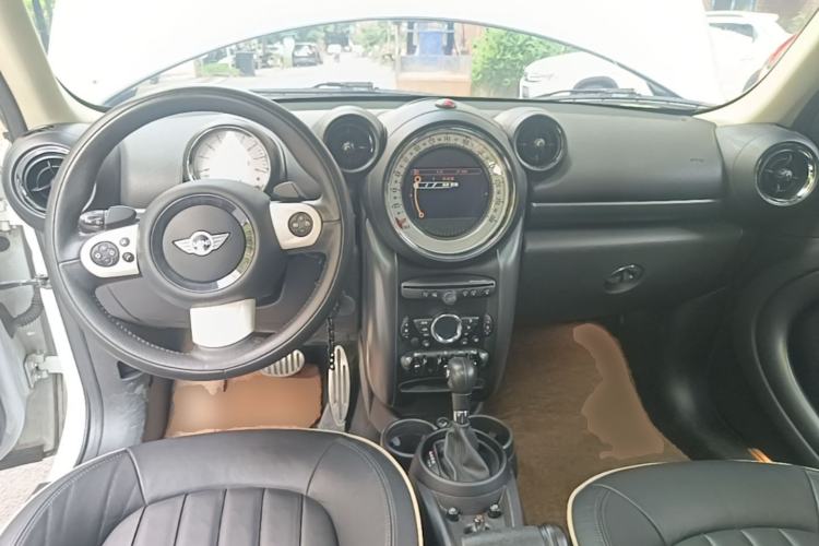 Used MINI Countryman 2013 1.6T COOPER S ALL4 5-seater Custom Edition Center Console