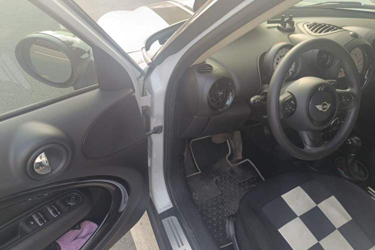 Used MINI Countryman 2013 1.6T COOPER ALL4 Fun Driver Seat