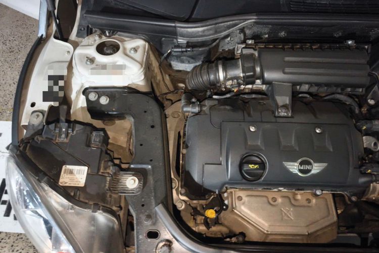 Used MINI Countryman 2013 1.6T COOPER ALL4 Excitement Engine Bay Right