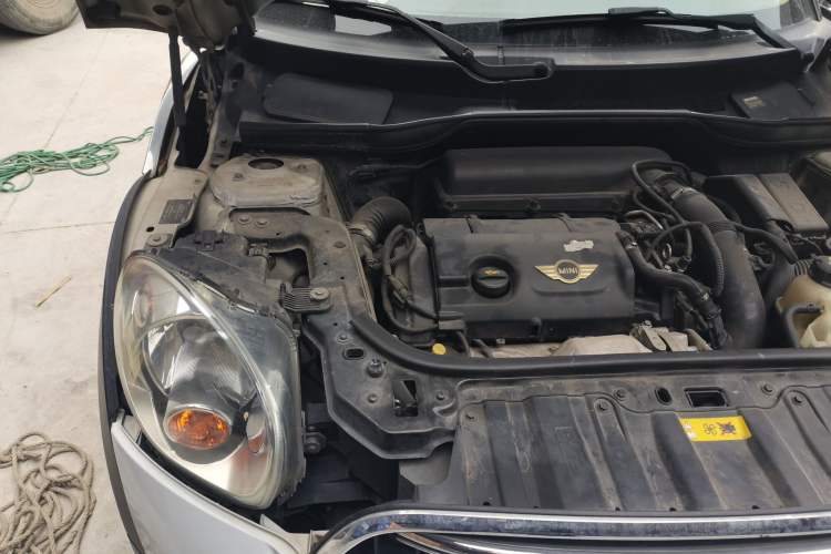 Used MINI Countryman 2013 1.6T COOPER ALL4 Excitement Engine Bay Right