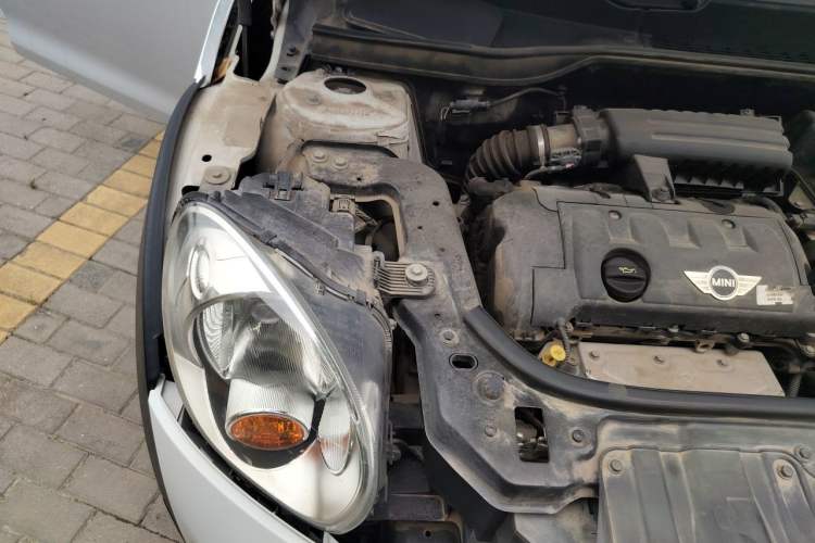 Used MINI Countryman 2013 1.6T COOPER ALL4 Fun Engine Bay Right