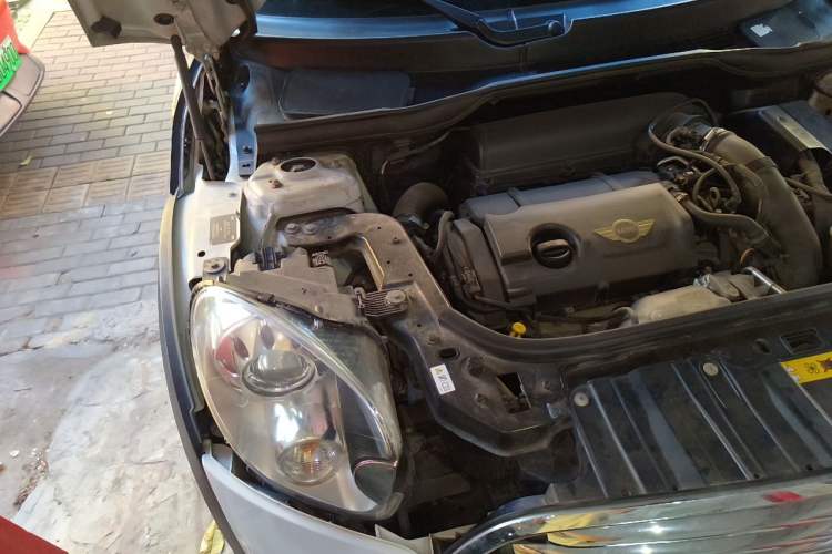 Used MINI Countryman 2013 1.6T COOPER ALL4 Excitement Engine Bay Right