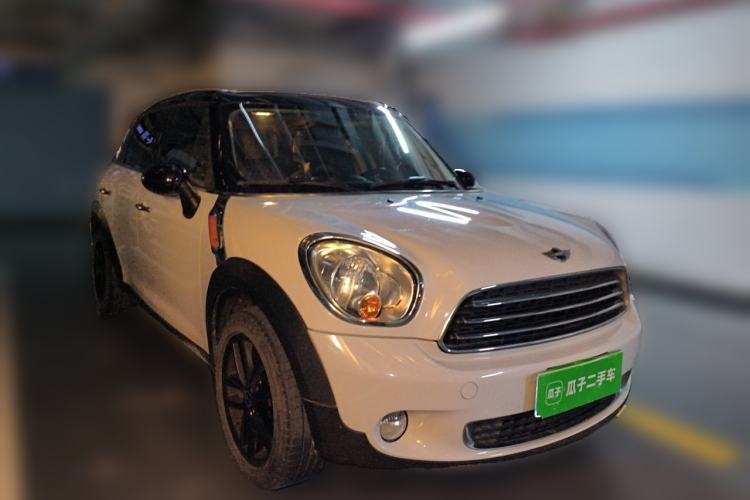 Used MINI Countryman  Front Right 45 Deg
