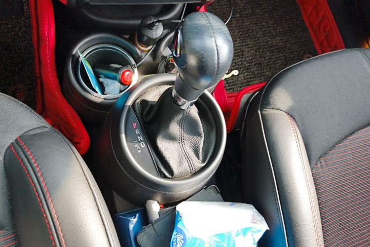 Used MINI Countryman 2013 1.6T COOPER ALL4 Fun Gear Lever