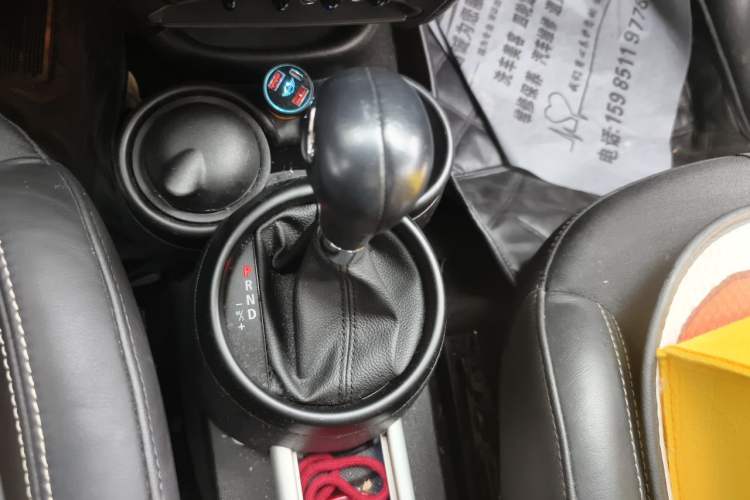 Used MINI Countryman 2013 1.6T COOPER ALL4 Excitement Gear Lever