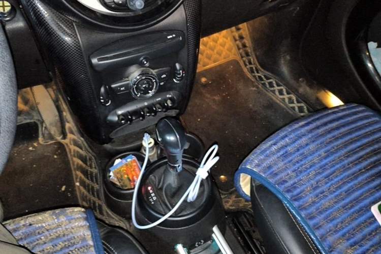 Used MINI Countryman  Gear Lever