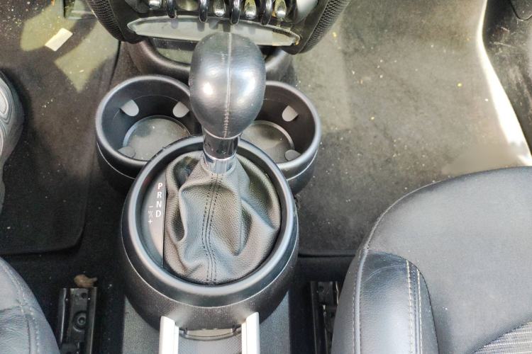 Used MINI Countryman 2013 1.6T COOPER ALL4 Fun Gear Lever
