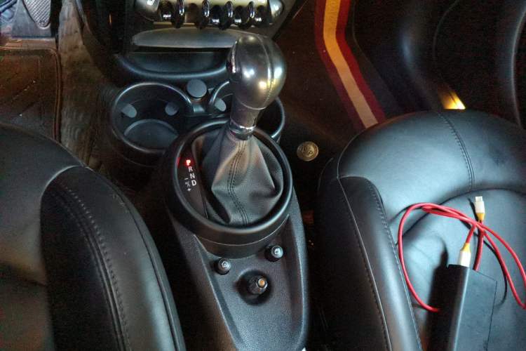 Used MINI Countryman 2013 1.6T COOPER ALL4 Excitement Gear Lever