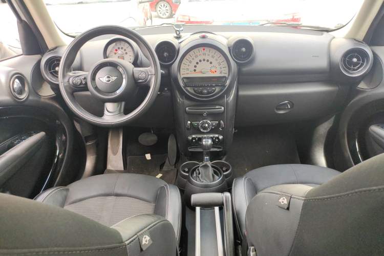 Used MINI Countryman 2013 1.6T COOPER ALL4 Fun Interior 2
