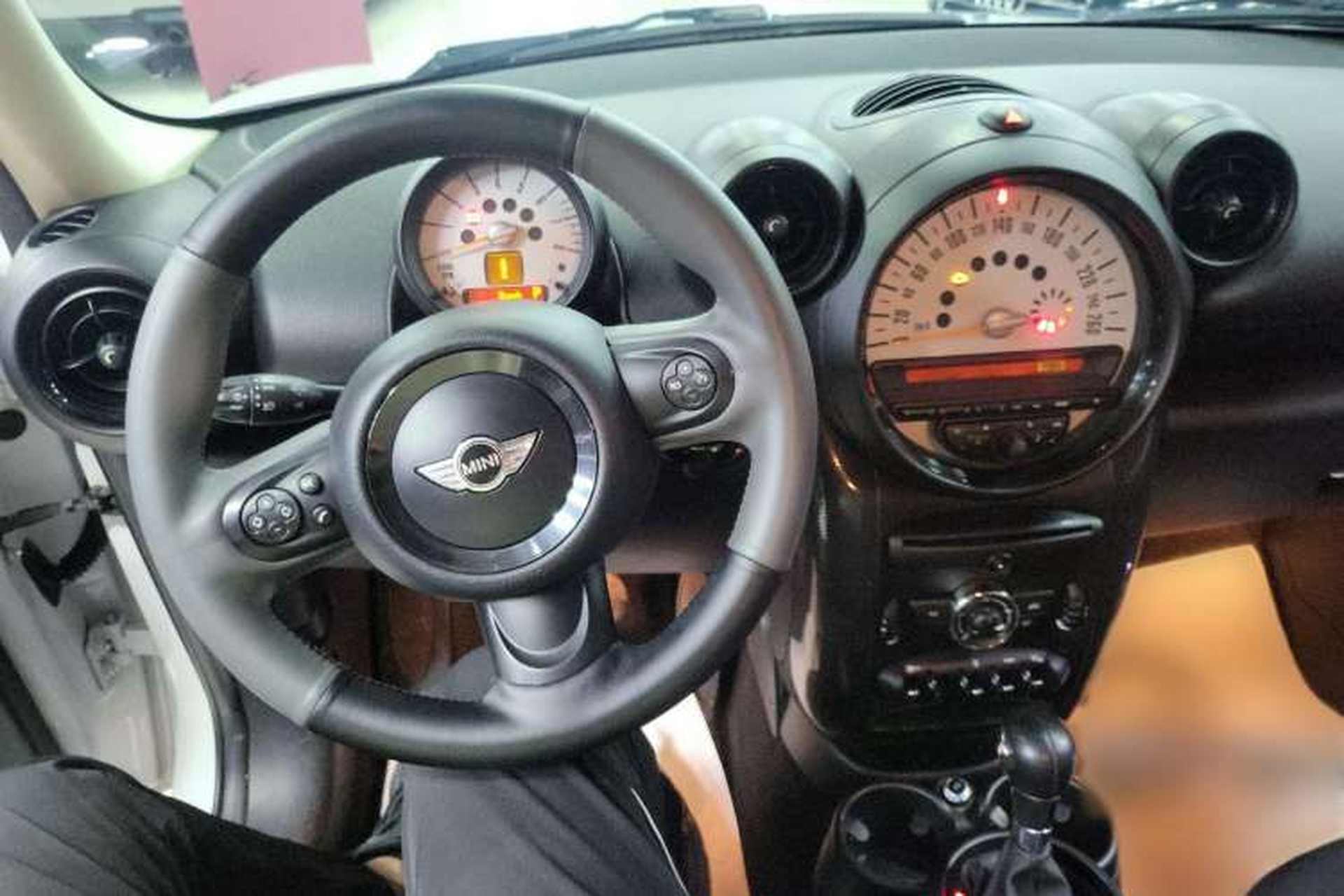 Used MINI Countryman 2013 1.6T COOPER ALL4 Fun Interior 3