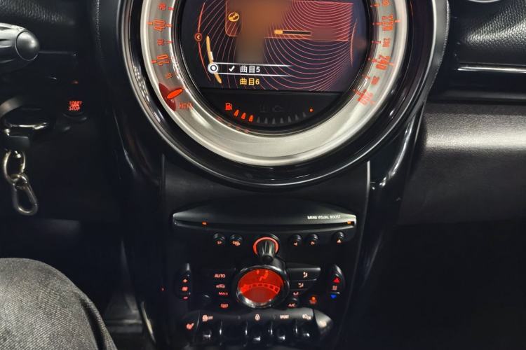 Used MINI Countryman 2013 1.6T COOPER ALL4 Excitement Interior 4