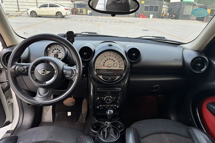 Used MINI Countryman 2013 1.6T COOPER ALL4 Fun Interior 4