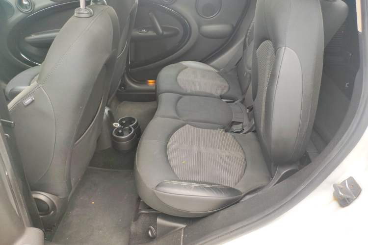 Used MINI Countryman 2013 1.6T COOPER ALL4 Fun Interior 4